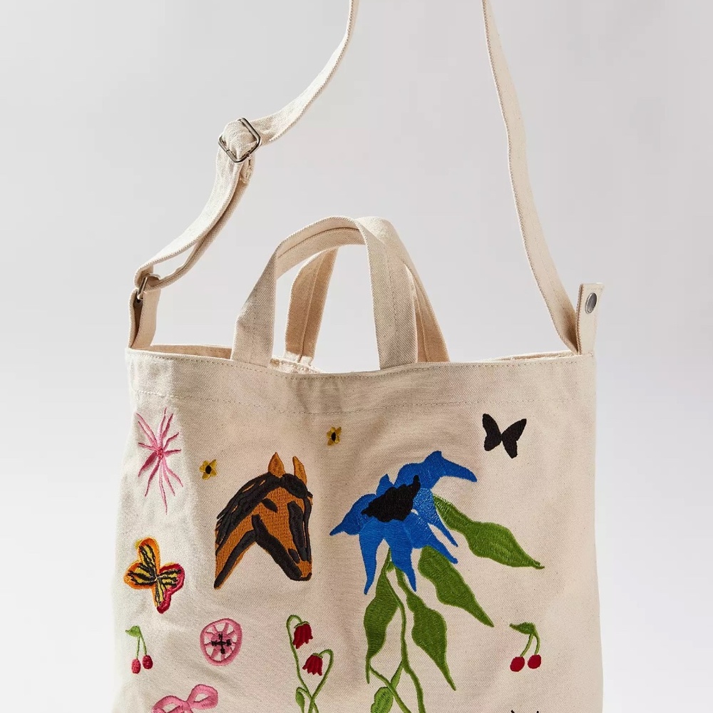 Jessica Williams * Baggu Embroidered Duck Bag